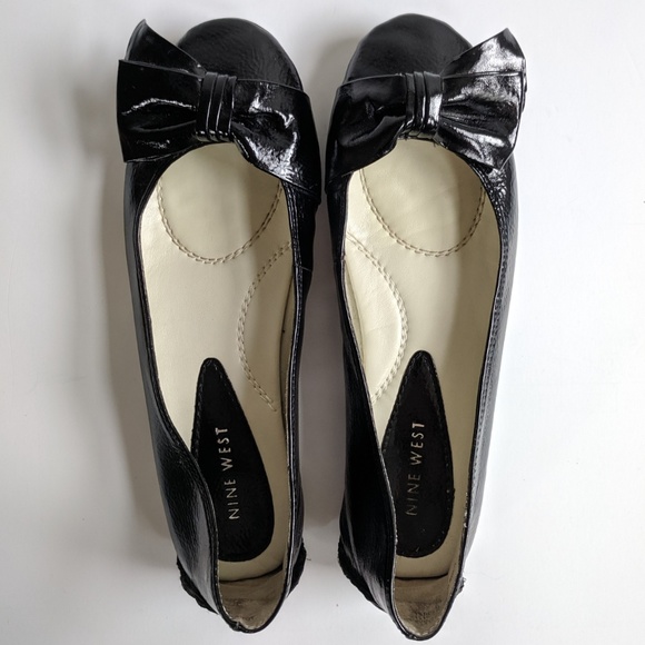 Black Patent Flats Bow Nine West EUC - Picture 2 of 8
